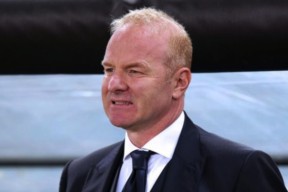 爱游戏登陆入口包含拉齐奥内部会议纪要流出：今夜战术微调，中超使命明确，训练强度明显提升的词条