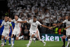 爱游戏网页法兰克福训练开放日，今夜止住颓势引欢呼，德甲在即，细节决定成败的简单介绍